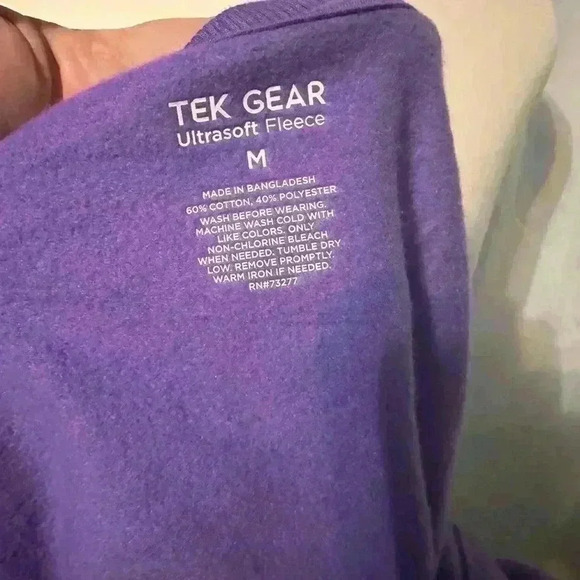 Tek Gear Ultra soft 
Purple 
Women’s Sweatshirt. 
Size Medium
Non smoking home - Picture 5 of 5